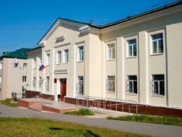 Магаданский суд признал смерть врача от ковида страховым случаем